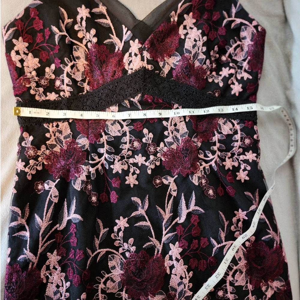 White House Black Market WHBM Embroidered Floral Dress Size 8 - Picture 6 of 6